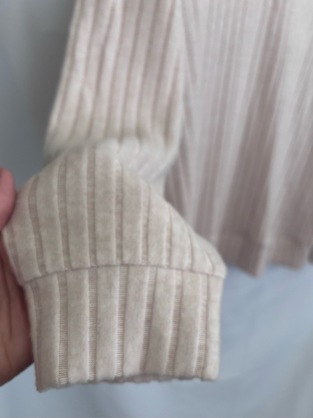 Automet Ribbed Vneck Sweater - Picture 4 of 9